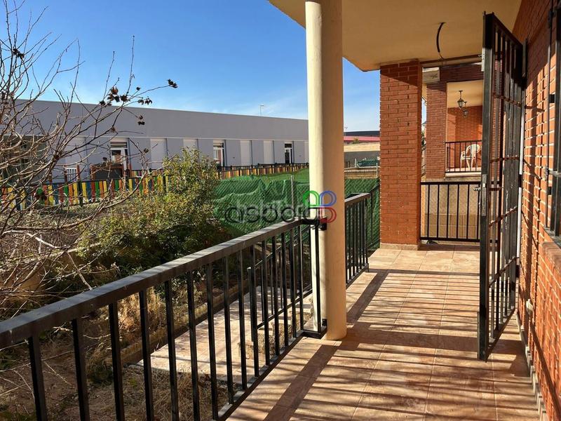 Foto 0411caf6-4da5-408f-983b-480eeedecfa1. Casa adossada amb calefacció aparcament a Torija