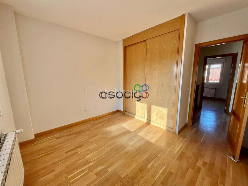 Foto a643b314-dc1b-49b1-95f5-727d39dc3fde. Casa adossada amb calefacció aparcament a Torija