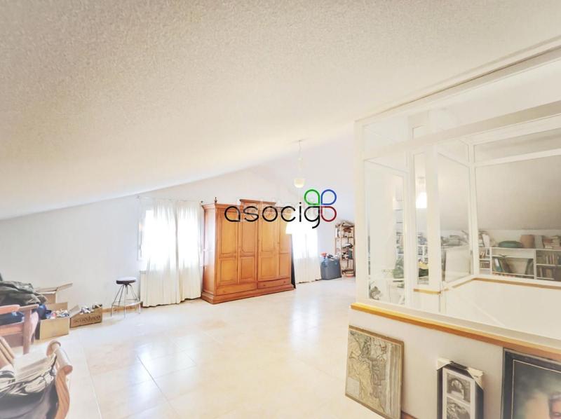 Foto 06b99480-f8ba-48f2-90c7-c3bdc703dedf. Casa adosada chalet pareado en venta en Cabanillas del Campo