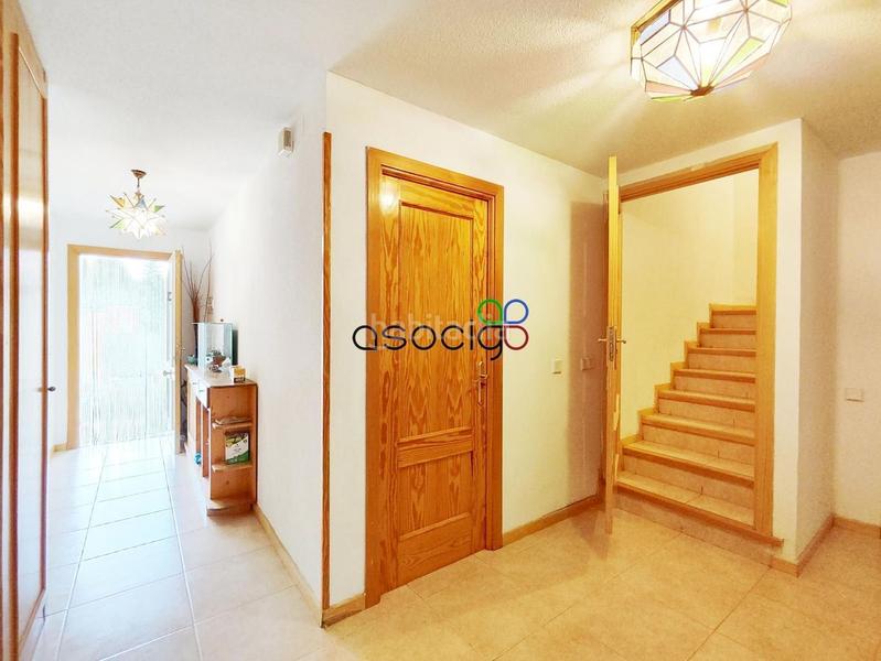 Foto 8e6975f2-d724-4cb2-8f19-4a8fd065ca8e. Casa adosada chalet pareado en venta en Cabanillas del Campo