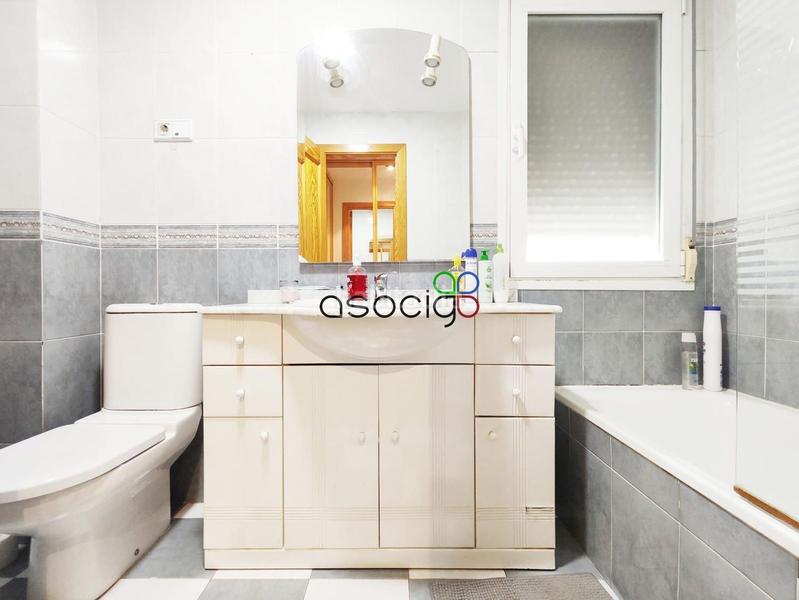 Foto d3117b2a-4e60-4bd3-a7f2-a31d747004e8. Casa adosada chalet pareado en venta en Cabanillas del Campo