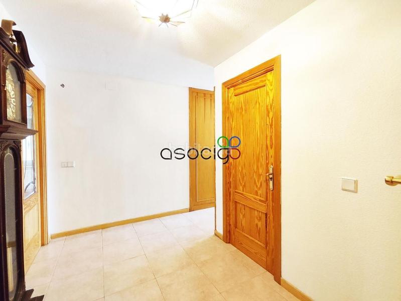 Foto d316c99b-ad52-4abb-8621-de521bdab36d. Casa adosada chalet pareado en venta en Cabanillas del Campo