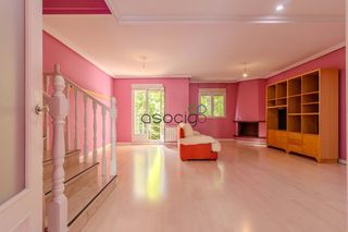 Casa adossada  Jose antonio ochaita. Chalet adosado en venta en guadalajara  la chopera