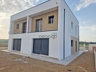 Semi detached house  Castilla la mancha. Chalet pareado de obra nueva en yunquera de henares guadalajara