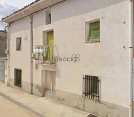 Maison  Del rio. Casa en venta en medrana guadalajara