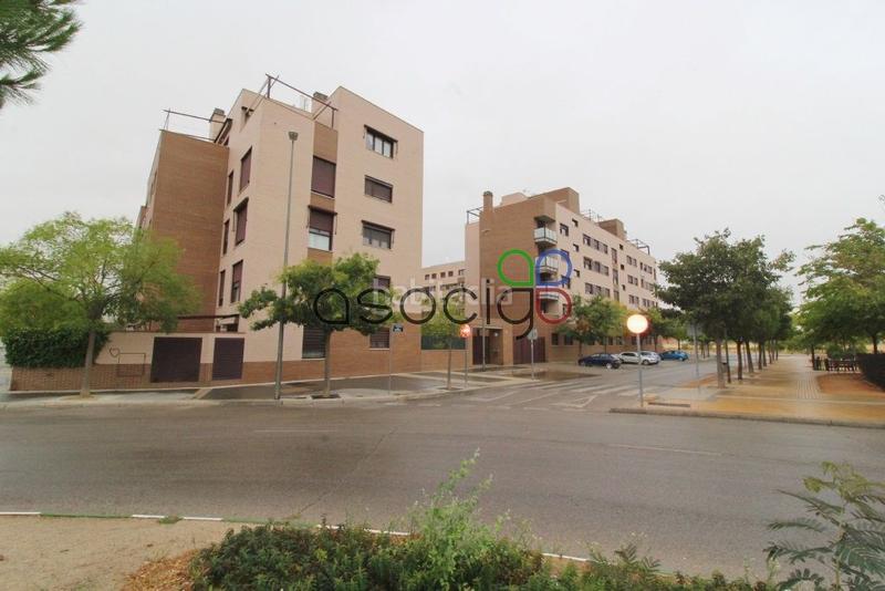 Foto 2448b968-3814-4355-b323-1692cddb97c3. Aparcament cotxe a Ayuntamiento - Avenida Siglo XXI Azuqueca de Henares