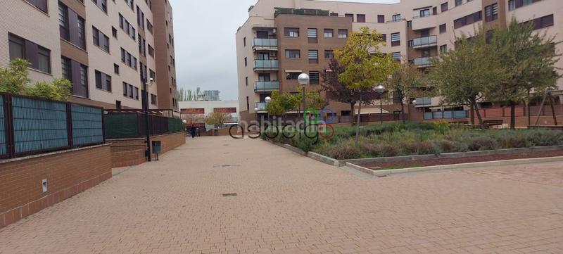 Foto 996bb7b0-de3f-4402-b532-6d8ba7fa26ac. Aparcament cotxe a Ayuntamiento - Avenida Siglo XXI Azuqueca de Henares