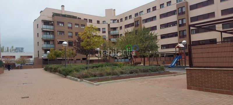 Foto e3cb9bce-113c-46ef-9389-2a0db4bd0219. Aparcament cotxe a Ayuntamiento - Avenida Siglo XXI Azuqueca de Henares