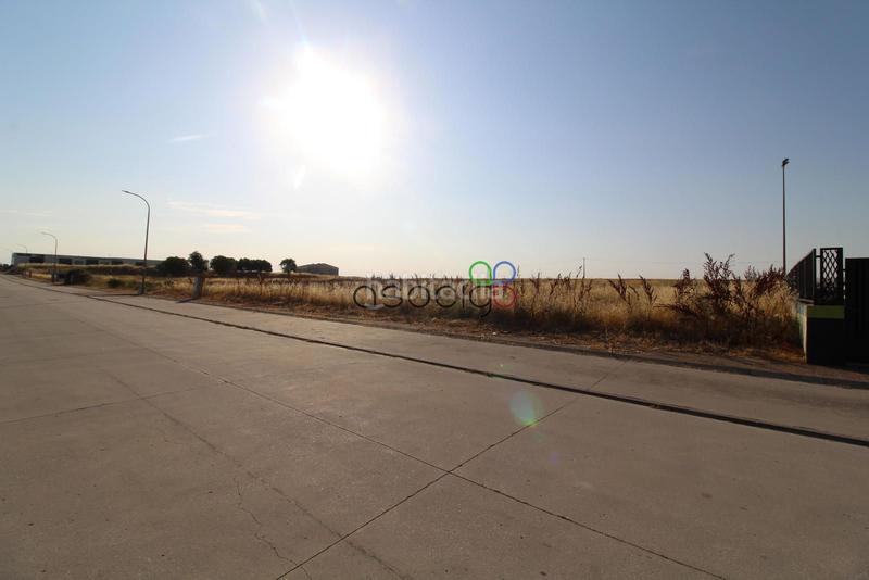 Foto 667721ff-6df0-4f3e-8648-ab651618cc2e. Fondo rustico in Población de Arroyo