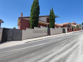Xalet  Encinas  nº 8. Calle encinas