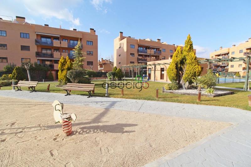 Foto b92da4dc-df70-49d2-bcab-6fd7c8bd26ae. Pis amb calefacció aparcament piscina a Yebes - valdeluz Yebes