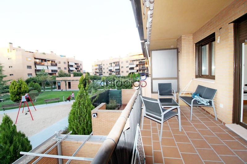 Foto d8145532-3c90-42b3-8998-8b3aecfea9bf. Pis amb calefacció aparcament piscina a Yebes - valdeluz Yebes