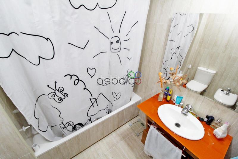 Foto f5d5c8b1-e28b-4a47-825e-6c0bfa4fa82e. Pis amb calefacció aparcament piscina a Yebes - valdeluz Yebes