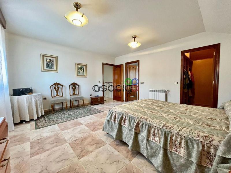 Foto 00d05a9b-ec61-446b-920a-5902f20a394f. Chalet mit heizung parking in Cabanillas del Campo