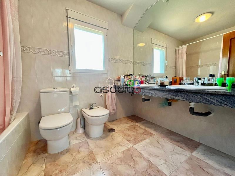 Foto 12699fb1-8682-4aef-a6ed-6532121c7f70. Chalet mit heizung parking in Cabanillas del Campo