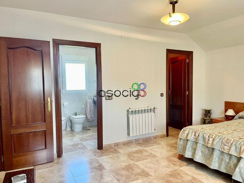 Foto 39fbc169-3026-4709-bca8-6dada540eb89. Chalet mit heizung parking in Cabanillas del Campo