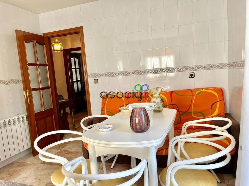 Foto 40ed9294-c6e9-4428-86d7-32f478b170f7. Chalet mit heizung parking in Cabanillas del Campo