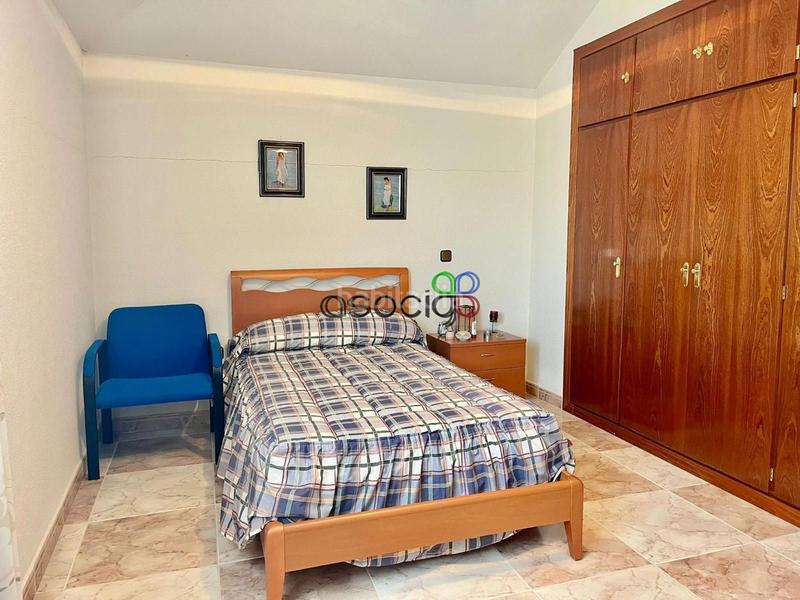 Foto 6cbf8bc0-ca45-4e38-9872-8de9a25f89df. Chalet mit heizung parking in Cabanillas del Campo