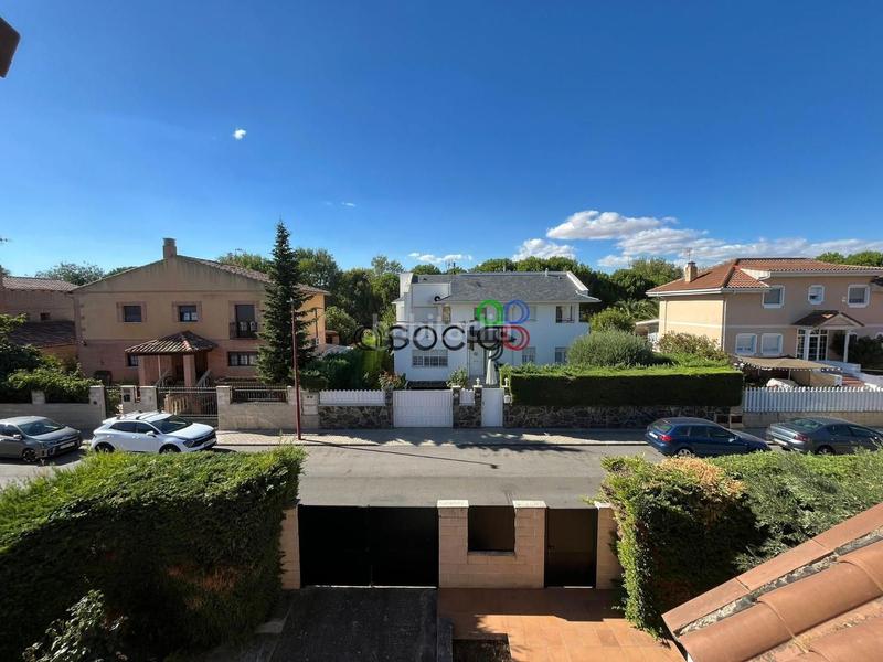 Foto a254463a-247e-43d7-82f7-4bf739ff6387. Chalet mit heizung parking in Cabanillas del Campo