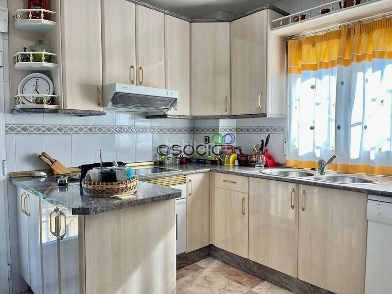 Foto f67fb2b2-a7d3-416a-8891-302eb90523d1. Chalet mit heizung parking in Cabanillas del Campo