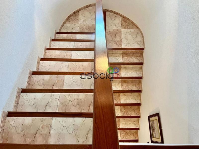 Foto f6f01536-1429-4a25-b859-c2a854a99a08. Chalet mit heizung parking in Cabanillas del Campo