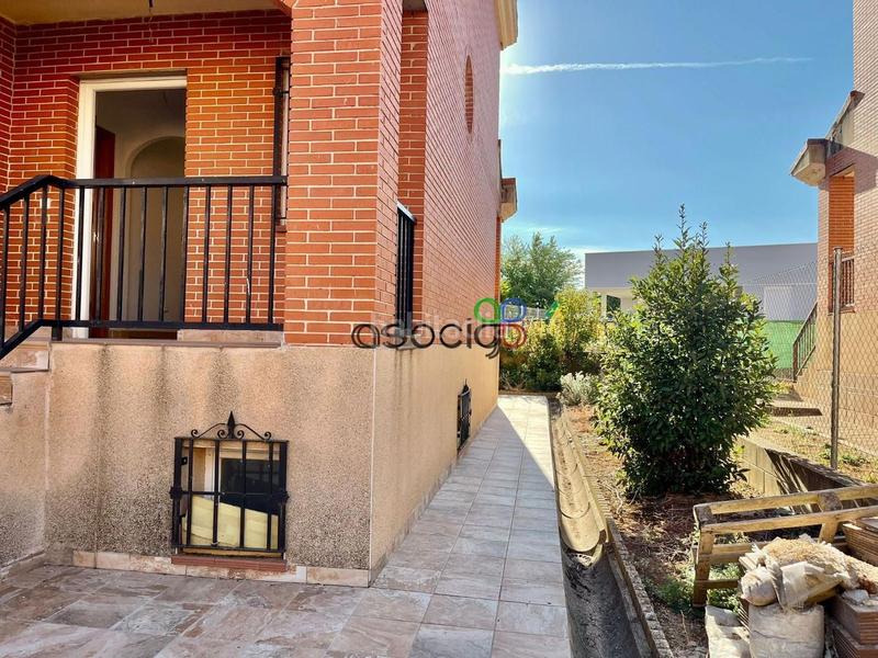 Foto 0ea2e989-d0b3-4493-8120-6fb873da8c13. Casa adossada amb calefacció aparcament a Torija