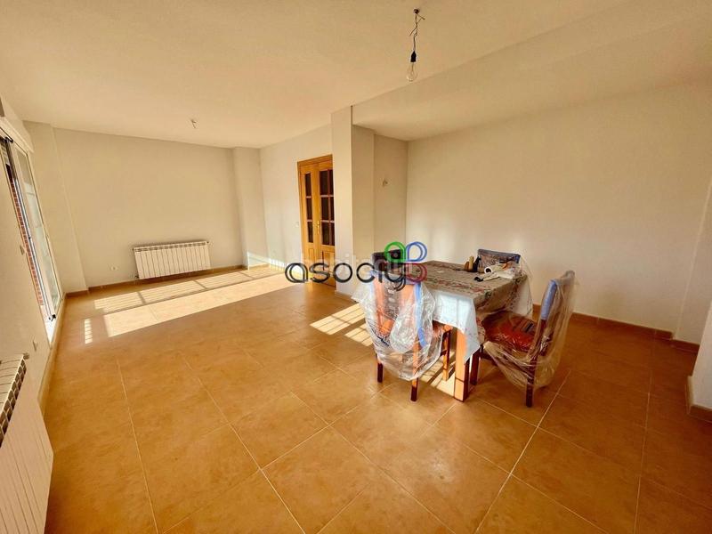 Foto 55c3116c-d1b5-48ca-8e23-90e4c6ba49d8. Casa adossada amb calefacció aparcament a Torija