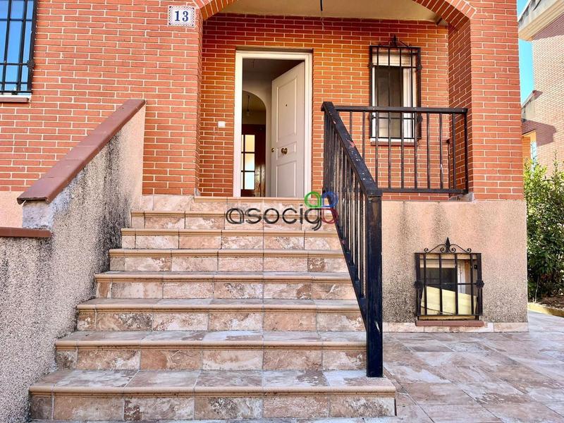 Foto 8c0d1ec9-03a7-4082-8262-1da80106a057. Casa adossada amb calefacció aparcament a Torija