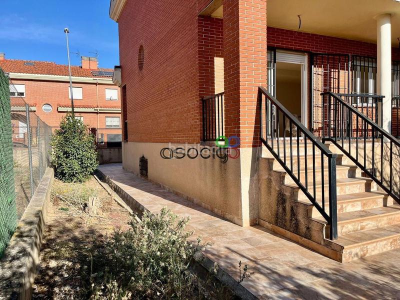 Foto 99f407af-dcad-420a-90a4-d05ea72761aa. Casa adossada amb calefacció aparcament a Torija