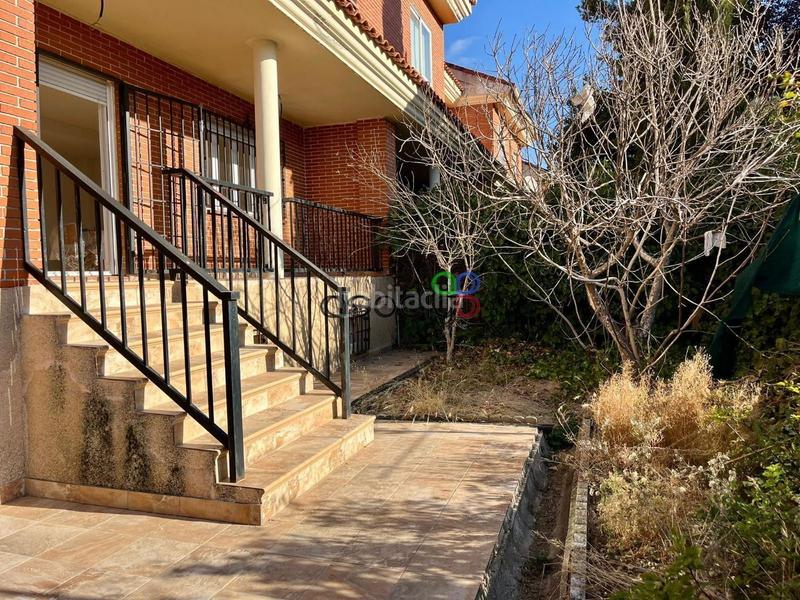 Foto d6768b53-2ea8-42d0-b68d-3847151a4855. Casa adossada amb calefacció aparcament a Torija