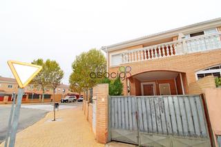 Casa adossada  Avenioda españa. En villanueva de la torre