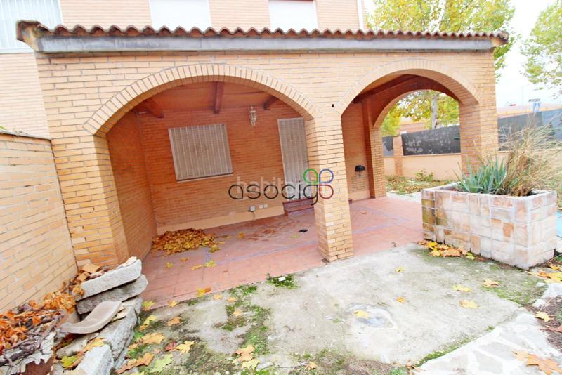 Foto 54106c8a-b21d-4b88-b94f-9e8bd714fce4. Casa adossada amb calefacció aparcament piscina a Quer