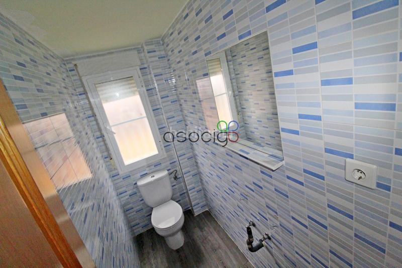 Foto c4dbf4ed-a2d1-4e96-8a42-261e4ce65d62. Casa adossada amb calefacció aparcament piscina a Quer