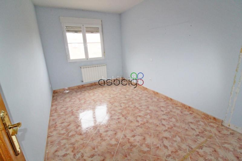 Foto f12cd172-8f50-446b-b571-ad6f06beaf9e. Casa adossada amb calefacció aparcament piscina a Quer