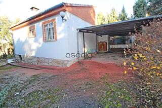 Chalet  Nogal 545. En fuentenovilla