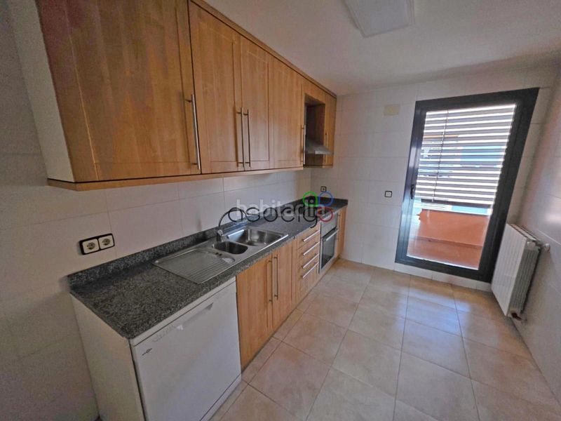 Foto 0db5e5d3-de82-4a04-aeee-d6d74cd7a55b. Pis amb calefacció aparcament piscina a Yebes - valdeluz Yebes