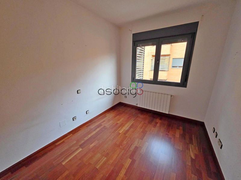 Foto 8dd3ce01-d218-4601-8d9f-b687e188c8dd. Pis amb calefacció aparcament piscina a Yebes - valdeluz Yebes