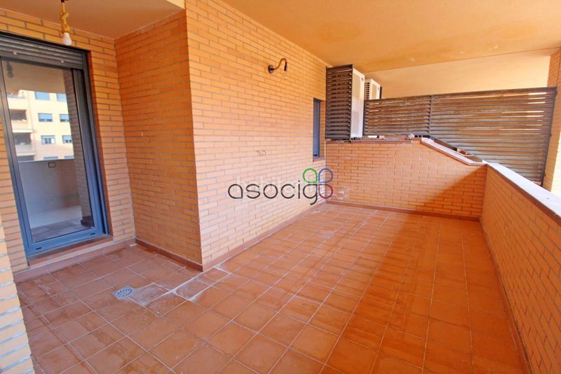 Foto a5c3de99-80ab-4b4c-a107-b5e3640a1d4c. Pis amb calefacció aparcament piscina a Yebes - valdeluz Yebes