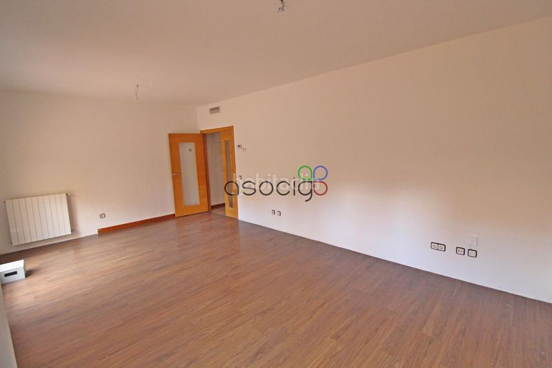 Foto 84c4daea-fb89-4c1d-bf43-204f99cf59e3. Piso en Yebes - valdeluz Yebes