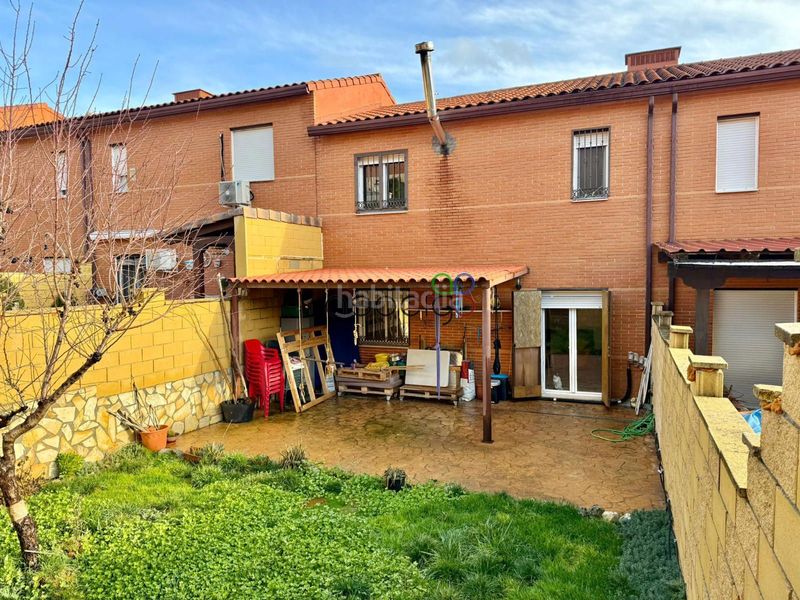 Foto 152a1495-6651-4514-be5c-82493ca654f9. Casa adossada amb calefacció aparcament a Chiloeches