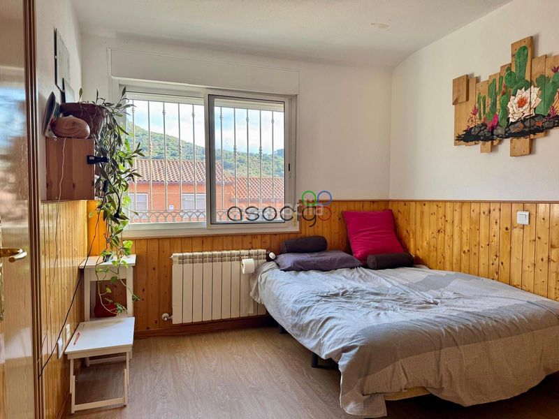 Foto 1a2f78f5-d8e3-4d4c-ba37-4b445b2854d2. Casa adossada amb calefacció aparcament a Chiloeches