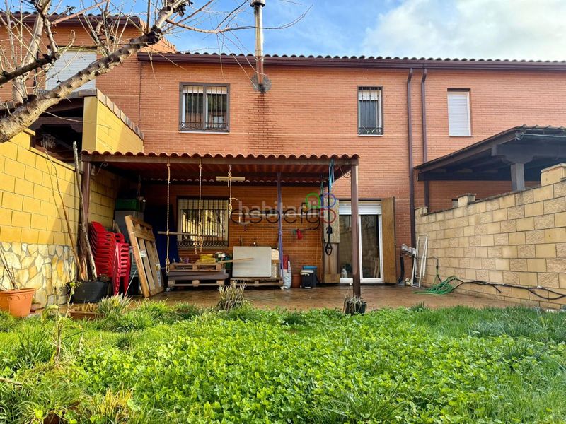 Foto a0db8a28-634d-439d-b0f9-7ef1043c0da6. Casa adossada amb calefacció aparcament a Chiloeches