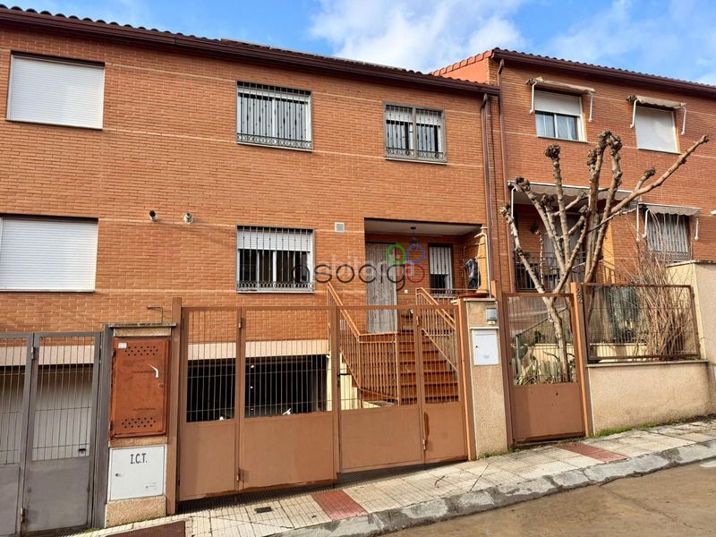 Foto add4ac95-c6fe-43bc-89a4-8328f0f25401. Casa adossada amb calefacció aparcament a Chiloeches