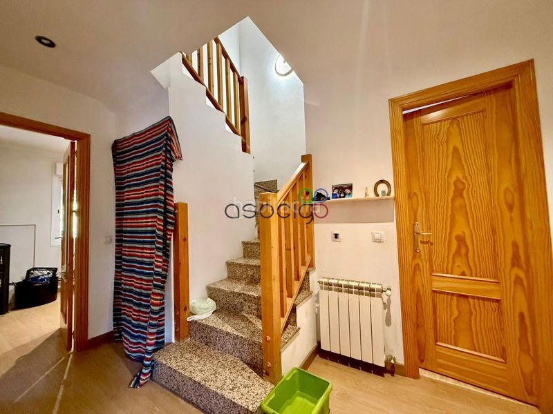 Foto fce7c4be-ca0a-42cd-9252-d29e24f89329. Casa adossada amb calefacció aparcament a Chiloeches