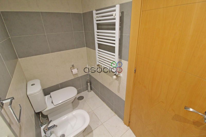 Foto 168d0b21-8377-43e5-b5a2-93fbfb5ba492. Pis amb calefacció aparcament piscina a Yebes - valdeluz Yebes