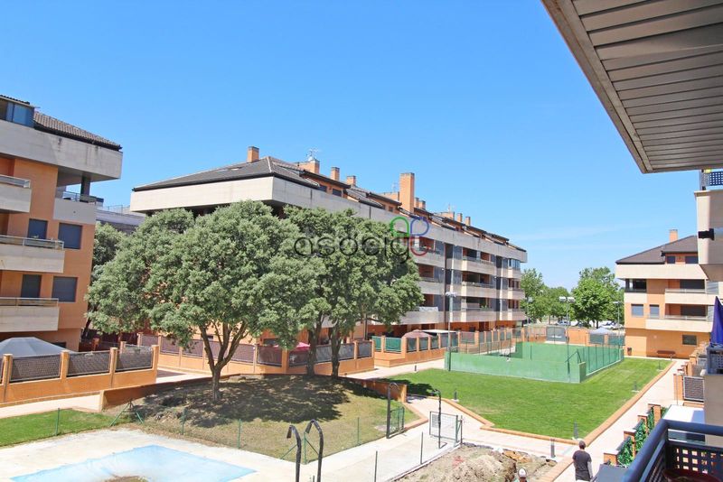 Foto 5c9a2294-0b7a-40a7-8c61-595517214967. Pis amb calefacció aparcament piscina a Yebes - valdeluz Yebes