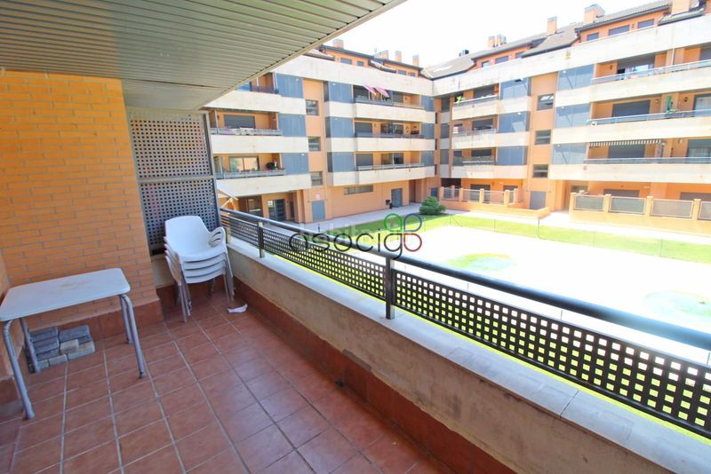 Foto df4c7abc-2b78-48b7-ad00-80ed29c0b9bb. Pis amb calefacció aparcament piscina a Yebes - valdeluz Yebes
