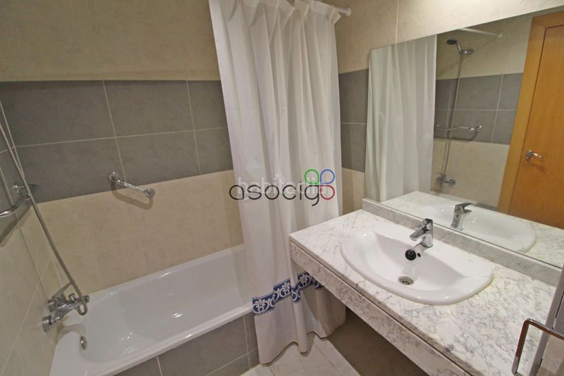 Foto e121dbc2-ce43-42dc-91db-fb86a2a75f3e. Pis amb calefacció aparcament piscina a Yebes - valdeluz Yebes