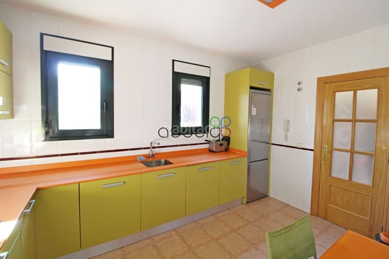 Foto 9f98bc0a-139c-4c70-b83a-9a8fee099075. Chalet en Yebes - pueblo Yebes