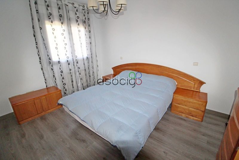 Foto b3c6abce-ddb7-483a-9a94-eac2ea146935. Chalet en Yebes - pueblo Yebes